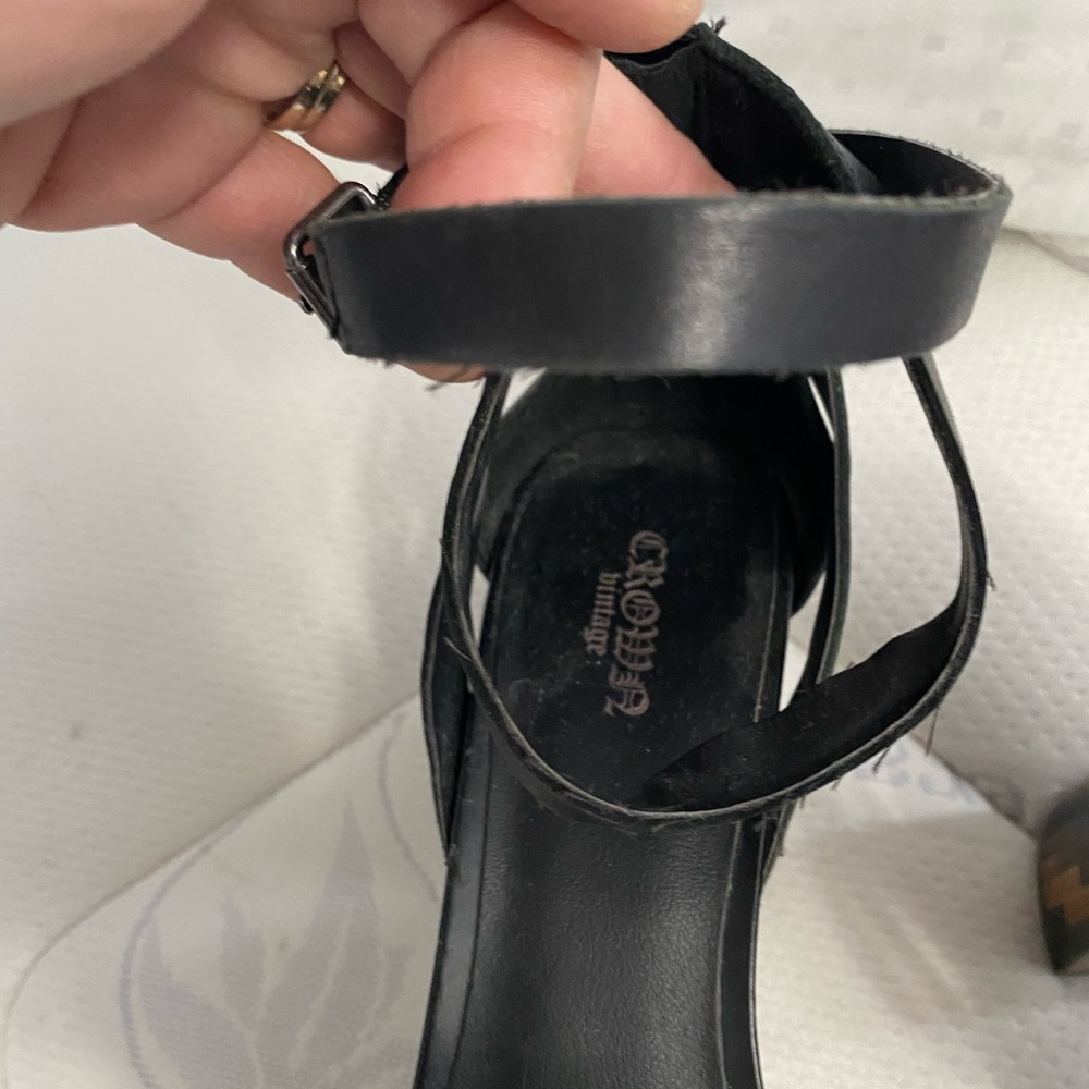 Shoes - Picture 3 of 7